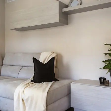 Pink Harmony Apartment