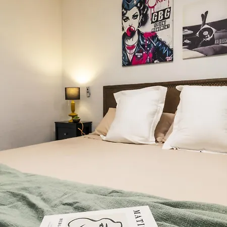 Pink Harmony Apartment